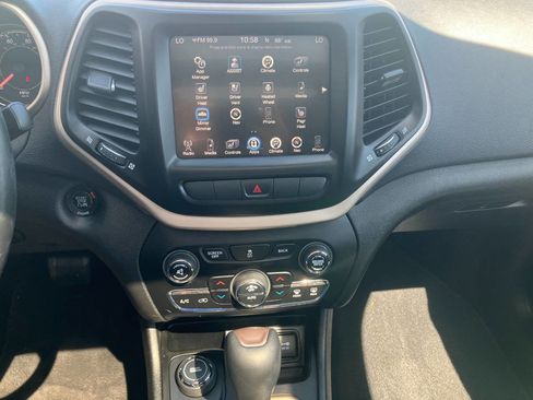 Used 2014 Jeep Cherokee Limited w/ Luxury Group AWD/4WD image 19