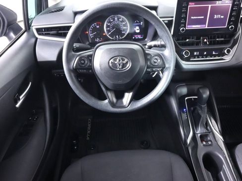 Used 2020 Toyota Corolla LE FWD image 28