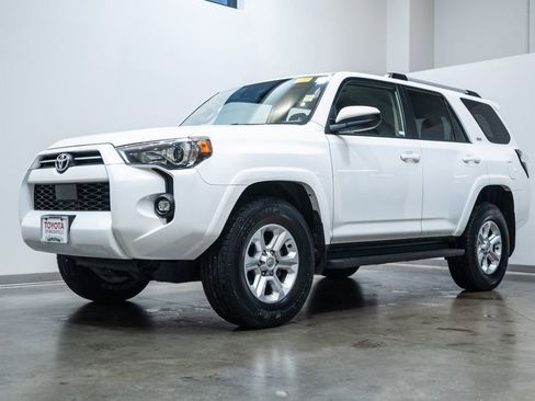 Used 2024 Toyota 4Runner SR5 AWD/4WD image 3