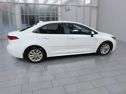 Used 2024 Toyota Corolla LE w/ LE Convenience Package FWD image 2