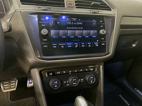 Used 2021 Volkswagen Tiguan SEL Premium R-Line image 26