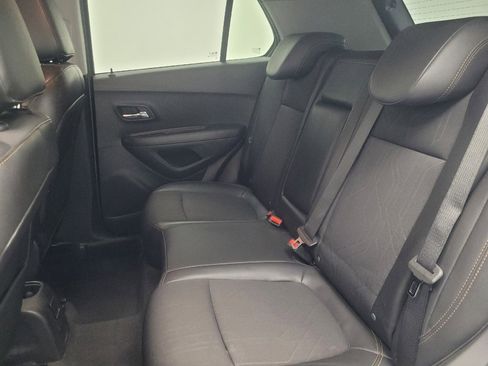 Used 2020 Chevrolet Trax LT w/ Driver Confidence Package FWD image 18