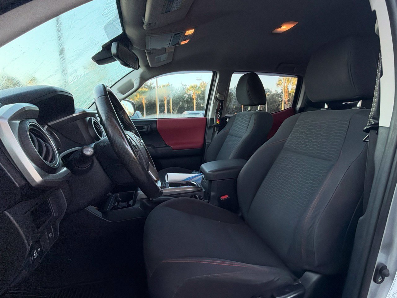 Used 2018 Toyota Tacoma SR5 RWD image 6