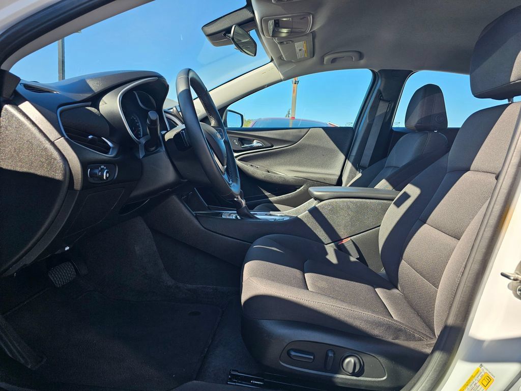 Used 2024 Chevrolet Malibu LT w/ Sport Edition FWD image 22