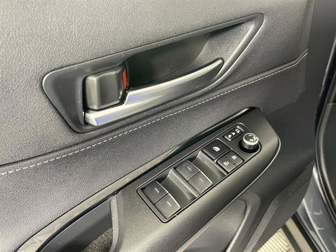 Certified 2024 Toyota Venza LE image 20