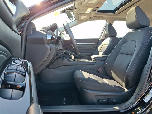 Certified 2023 Nissan Altima 2.5 SV w/ SV Premium Package FWD image 13