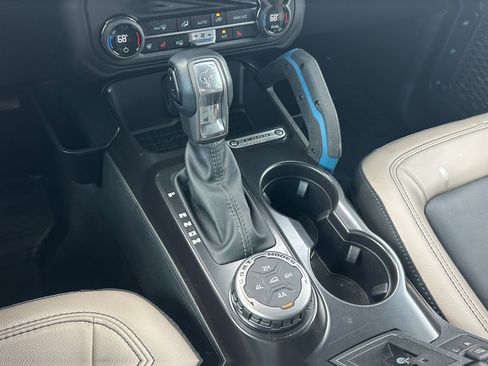 Used 2024 Ford Bronco Wildtrak image 21