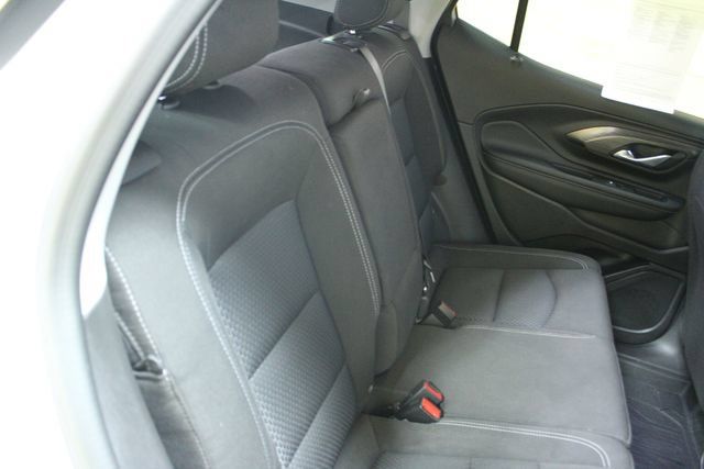 Used 2024 GMC Terrain SLE w/ LPO, Floor Liner Package FWD image 9