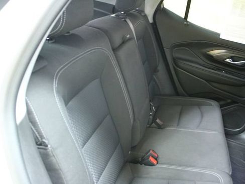 Used 2024 GMC Terrain SLE w/ LPO, Floor Liner Package FWD image 9