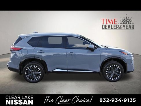 Used 2025 Nissan Rogue Platinum w/ Tech Package FWD image 8