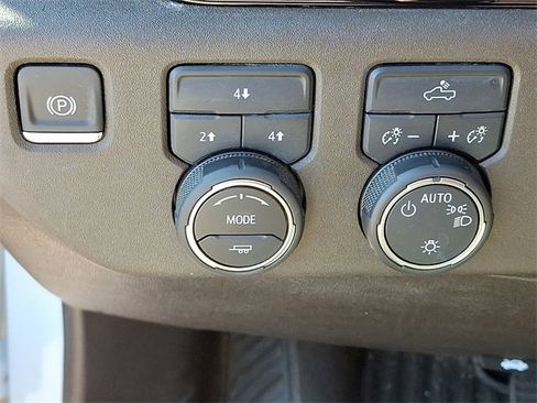 Used 2024 Chevrolet Silverado 2500 LT image 19