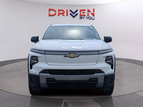 New 2025 Chevrolet Silverado EV LT image 8