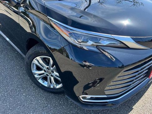 Certified 2024 Toyota Sienna Platinum AWD/4WD image 2