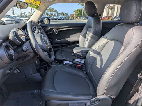 Used 2021 MINI Cooper 2-Door Hardtop FWD image 12