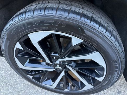 Used 2024 Mitsubishi Outlander SE image 13