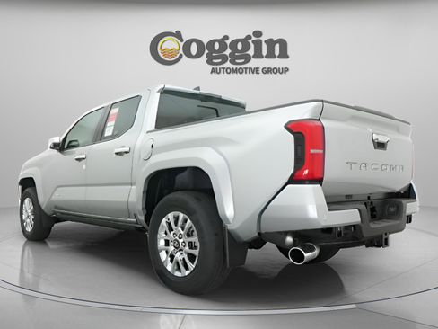 New 2026 Toyota Tacoma Limited AWD/4WD image 10