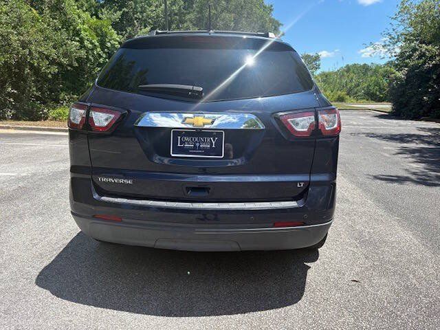Used 2017 Chevrolet Traverse LT w/ Style and Technology Package FWD image 6