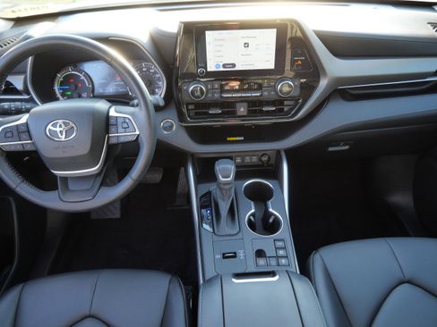 Used 2020 Toyota Highlander Limited AWD/4WD image 10