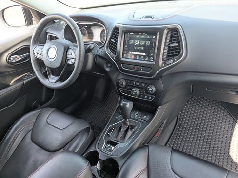 Used 2022 Jeep Cherokee Trailhawk w/ Premium Leather Package AWD/4WD image 34