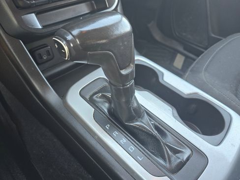 Used 2019 Chevrolet Colorado LT w/ LT Convenience Package AWD/4WD image 14
