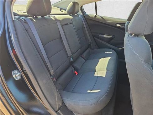 Used 2018 Chevrolet Cruze LT w/ Convenience Package image 19