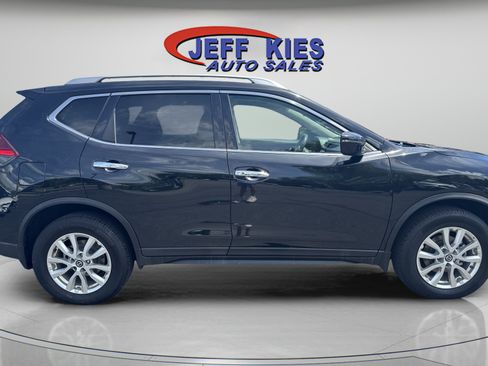 Used 2017 Nissan Rogue SV AWD/4WD image 4