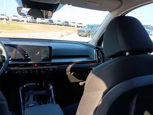 New 2026 Kia Sorento LX image 11