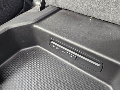 Used 2019 RAM 1500 Big Horn RWD image 32