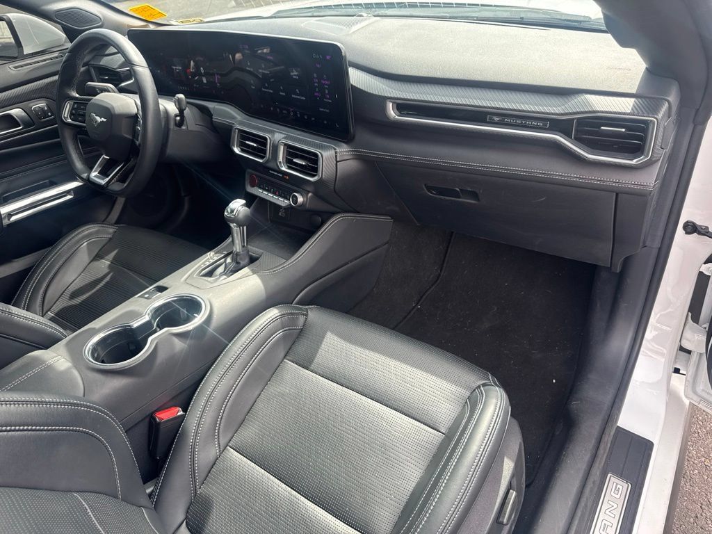 Used 2025 Ford Mustang Premium RWD image 20