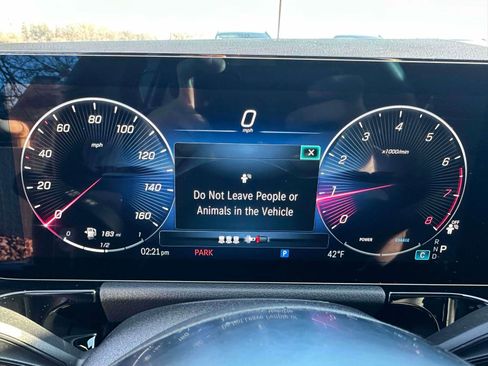 Used 2025 Mercedes-Benz GLA 250 4MATIC image 22