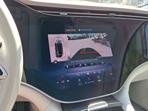 Used 2023 Mercedes-Benz EQS 580 4MATIC SUV image 19