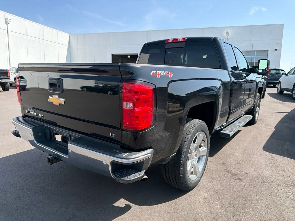 Used 2017 Chevrolet Silverado 1500 LT w/ Max Trailering Package AWD/4WD image 5