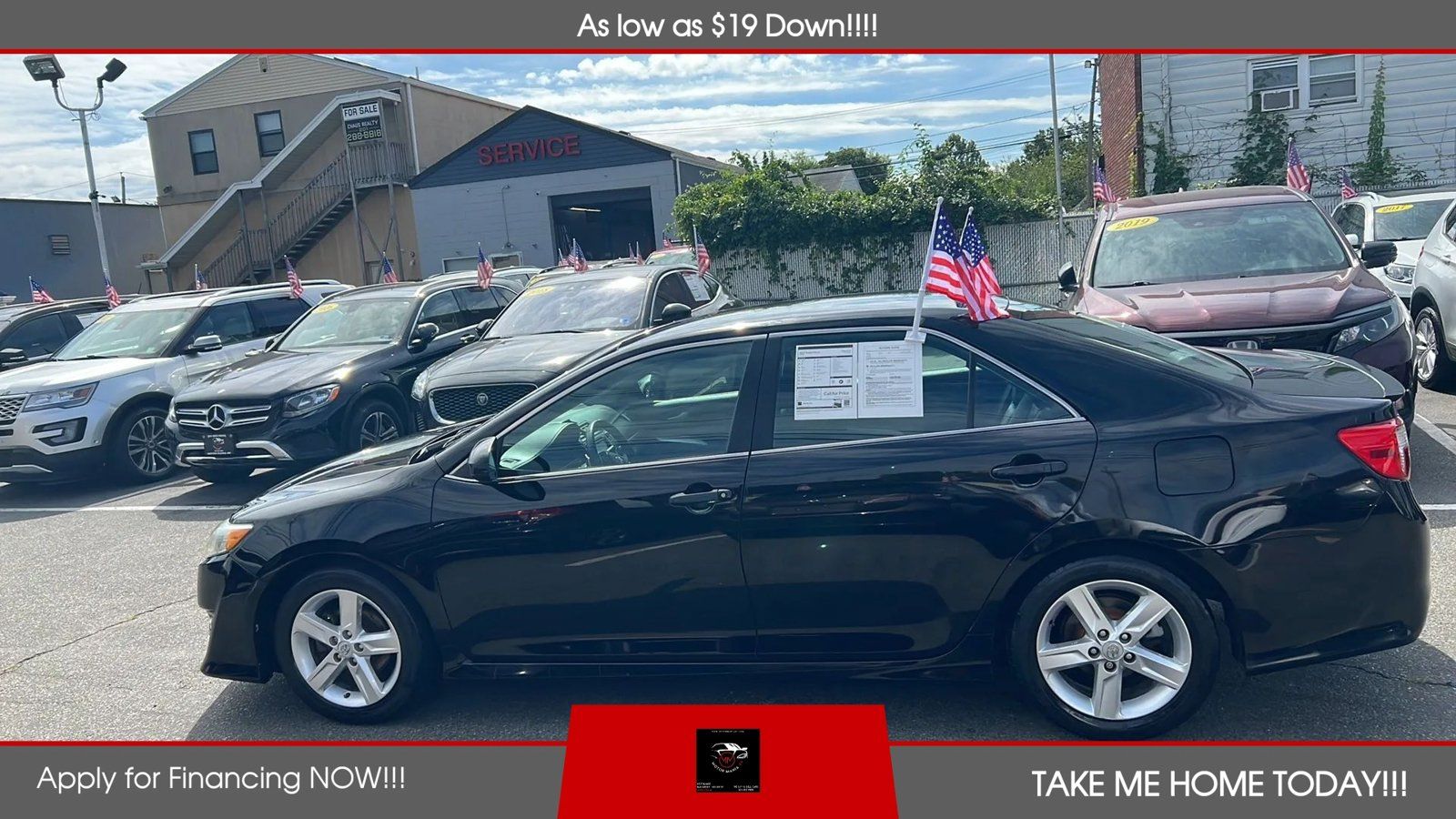 Used 2012 Toyota Camry SE FWD image 2