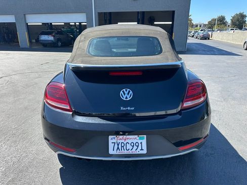 Used 2017 Volkswagen Beetle 1.8T Dune FWD image 3