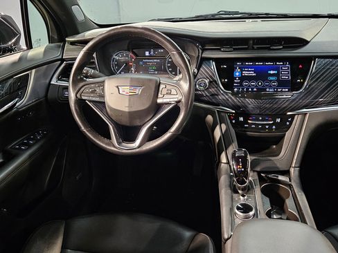 Used 2024 Cadillac XT6 Premium Luxury image 9