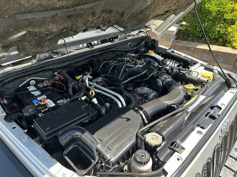 Used 2012 Jeep Wrangler Sahara image 13