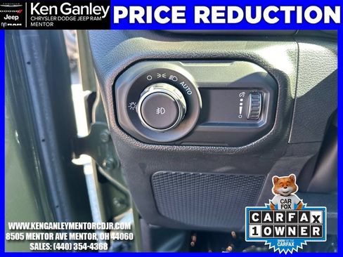 Used 2023 Jeep Wrangler Unlimited Sahara w/ Cold Weather Group AWD/4WD image 14