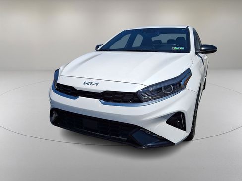 Used 2022 Kia Forte GT-Line w/ GT-Line Technology Package FWD image 4