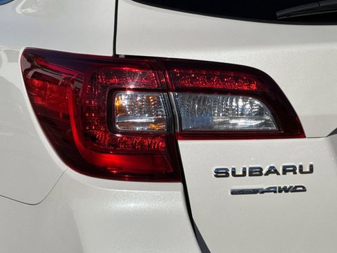 Used 2018 Subaru Outback 2.5i Touring image 27