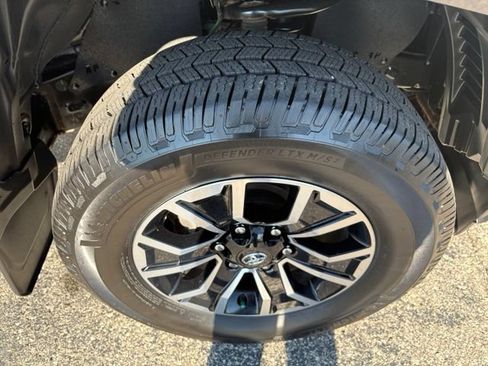 Used 2021 Toyota Tacoma TRD Off-Road AWD/4WD image 21