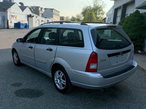 Used 2001 Ford Focus SE FWD image 5