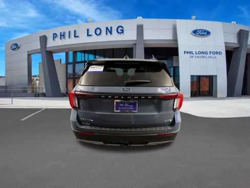 Certified 2025 Ford Explorer Active w/ Active Comfort Package AWD/4WD image 4