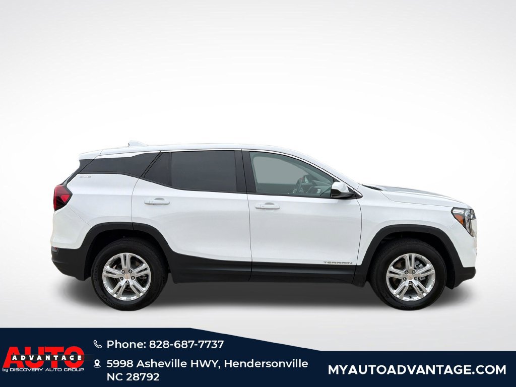 Used 2024 GMC Terrain SLE AWD/4WD image 2