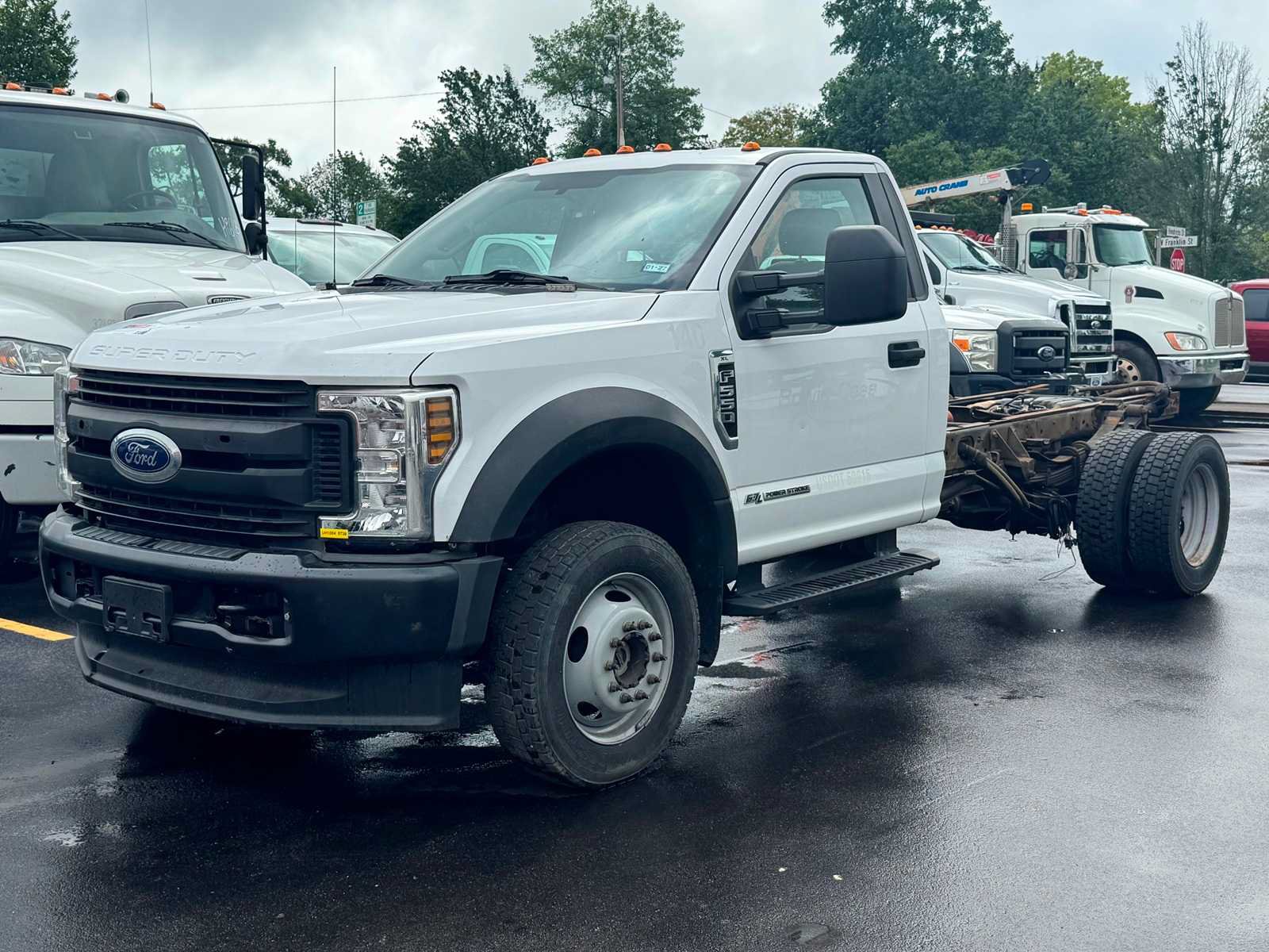 Used 2019 Ford F550 4x4 Regular Cab Super Duty image 2