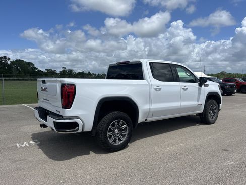 Used 2025 GMC Sierra 1500 AT4 image 2