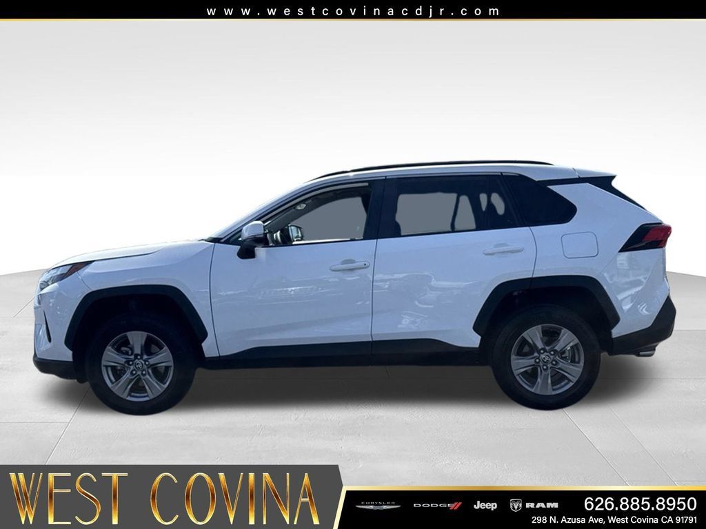 Used 2024 Toyota RAV4 XLE FWD image 6