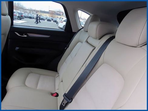 Used 2017 MAZDA CX-5 Touring w/ Preferred Equipment Package image 11