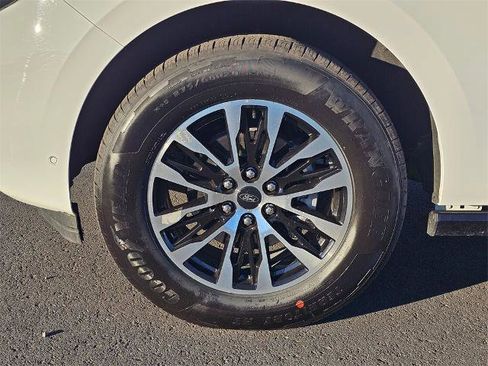 Certified 2025 Ford Expedition Max Platinum image 8