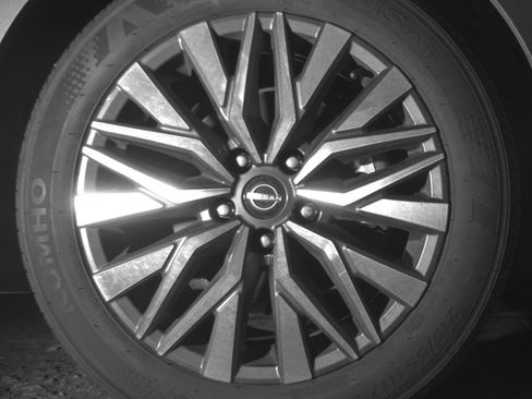 Used 2025 Nissan Altima 2.5 SV FWD image 16