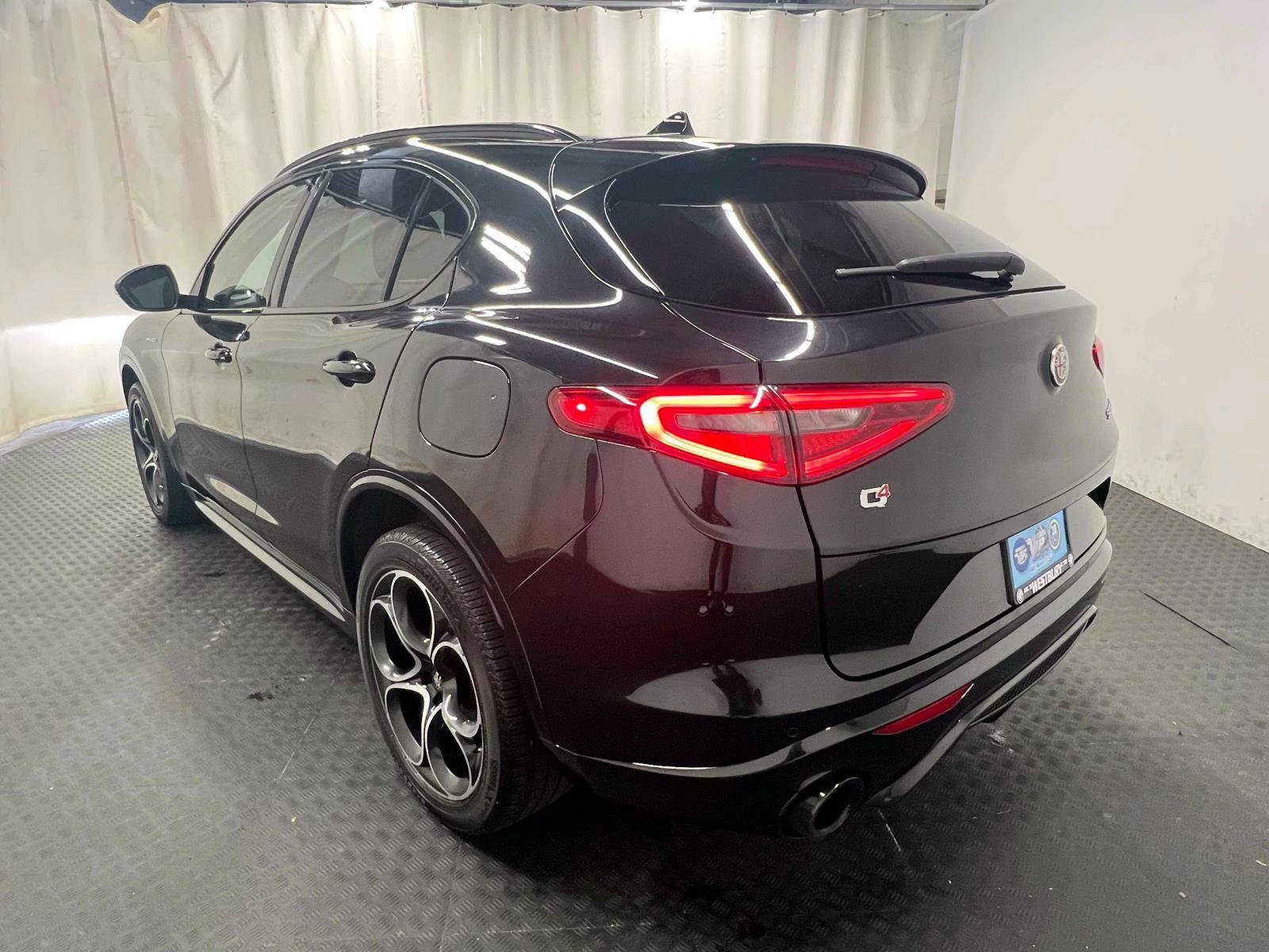Used 2023 Alfa Romeo Stelvio Veloce AWD/4WD image 8
